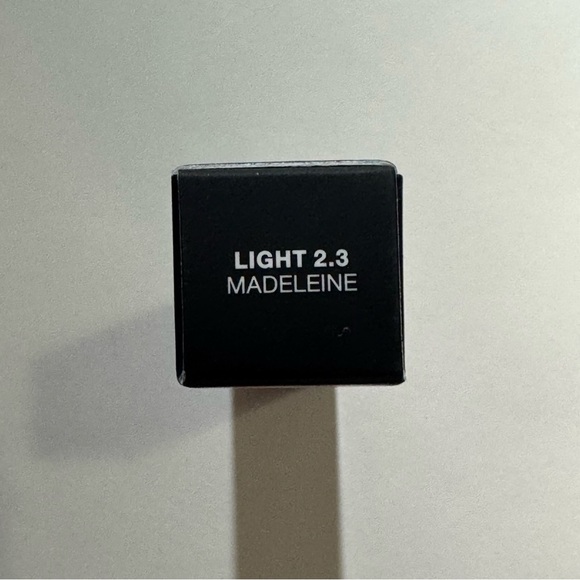 NARS Radiant Concealer - Picture 3 of 3